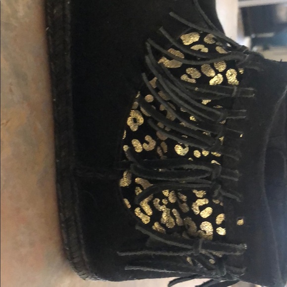 Super Cute UGG Black Suede Moccasins (kids) - Picture 3 of 7